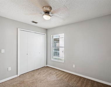 5235 Florida Holly Drive - Photo Thumbnail 15