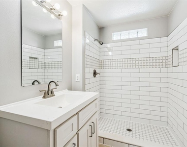 5235 Florida Holly Drive - Photo Thumbnail 17