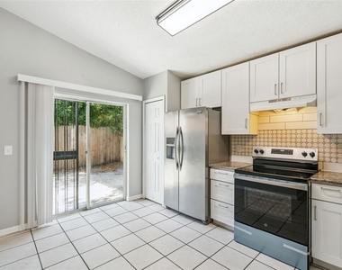 5235 Florida Holly Drive - Photo Thumbnail 2