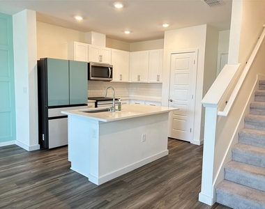 553 John L Mica Way - Photo Thumbnail 10