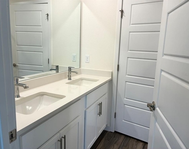 553 John L Mica Way - Photo Thumbnail 15
