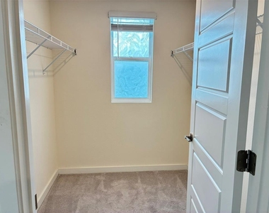 553 John L Mica Way - Photo Thumbnail 16