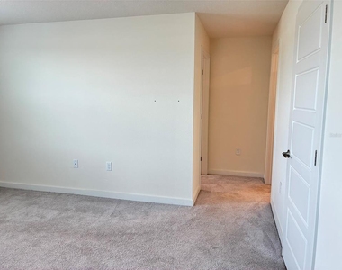 553 John L Mica Way - Photo Thumbnail 14