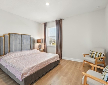 16008 Volterra Point - Photo Thumbnail 31