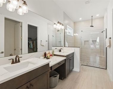 16008 Volterra Point - Photo Thumbnail 25