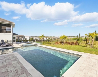 16008 Volterra Point - Photo Thumbnail 41