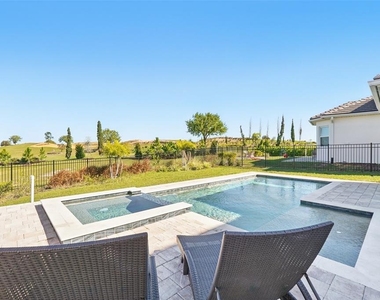 16008 Volterra Point - Photo Thumbnail 37