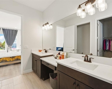 16008 Volterra Point - Photo Thumbnail 26