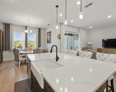 16008 Volterra Point - Photo Thumbnail 14