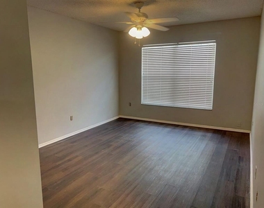 1421 Sophie Boulevard - Photo Thumbnail 5