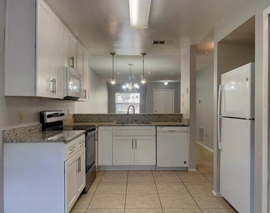 1421 Sophie Boulevard - Photo Thumbnail 4