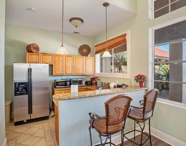232 Afton Square - Photo Thumbnail 20