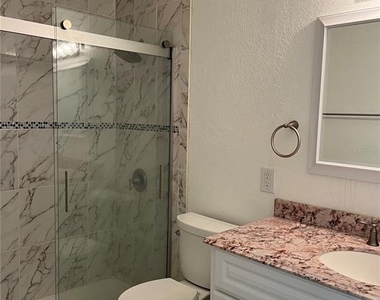 232 Afton Square - Photo Thumbnail 11