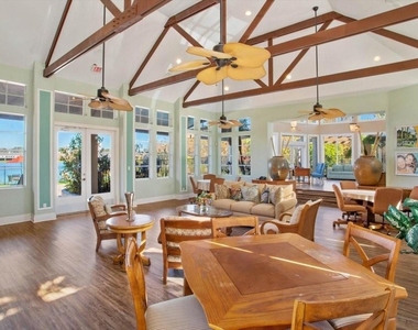 232 Afton Square - Photo Thumbnail 16