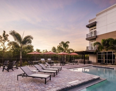 1185 S Pinellas Avenue - Photo Thumbnail 5