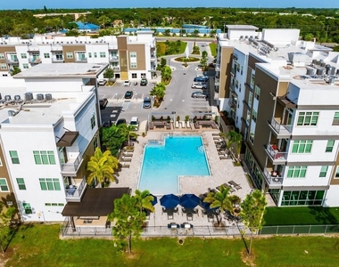 1185 S Pinellas Avenue - Photo Thumbnail 4