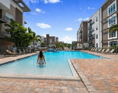 1185 S Pinellas Avenue - Photo Thumbnail 4