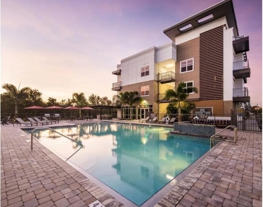 1185 S Pinellas Avenue - Photo Thumbnail 1
