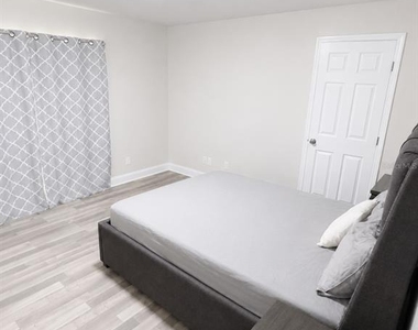 3237 London Avenue - Photo Thumbnail 9