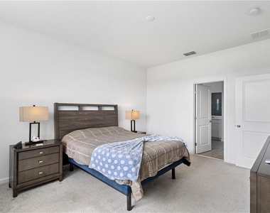 2085 Valencia Blossom Street - Photo Thumbnail 28