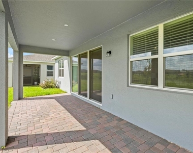 2085 Valencia Blossom Street - Photo Thumbnail 47