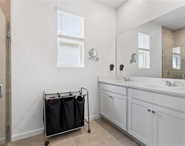 2085 Valencia Blossom Street - Photo Thumbnail 18