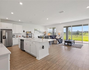 2085 Valencia Blossom Street - Photo Thumbnail 7