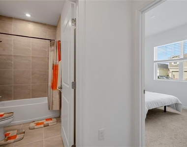 2085 Valencia Blossom Street - Photo Thumbnail 19