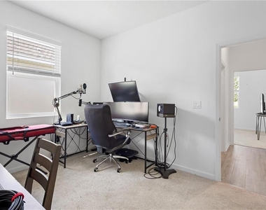 2085 Valencia Blossom Street - Photo Thumbnail 21