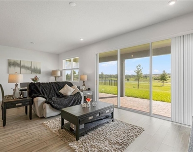 2085 Valencia Blossom Street - Photo Thumbnail 13