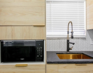 822 Polk Street - Photo Thumbnail 10