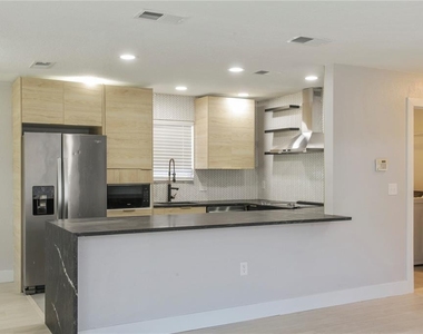 822 Polk Street - Photo Thumbnail 7