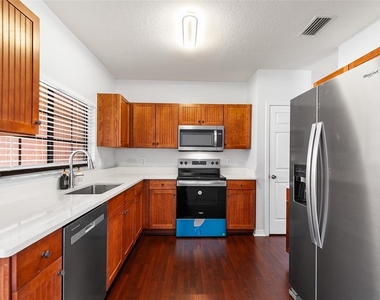 1037 Blackwater Drive - Photo Thumbnail 4