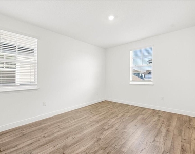 10535 Marconi Avenue - Photo Thumbnail 6