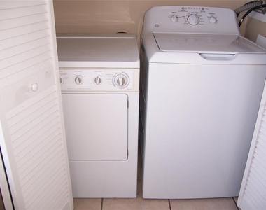 1322 Casa Park Circle - Photo Thumbnail 7