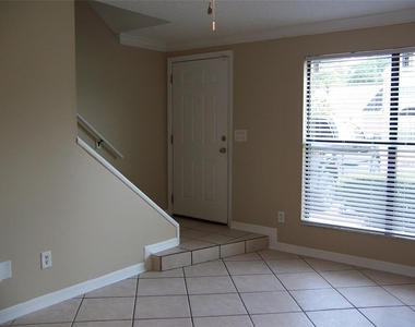 1322 Casa Park Circle - Photo Thumbnail 3