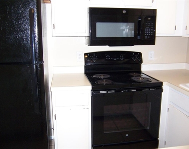 1322 Casa Park Circle - Photo Thumbnail 4