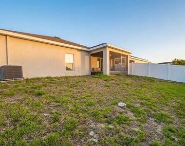 643 Samuel Place - Photo Thumbnail 33