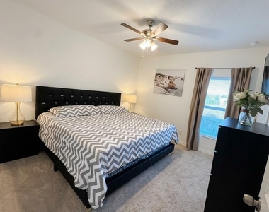 643 Samuel Place - Photo Thumbnail 17