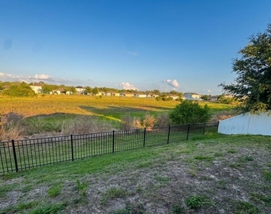 643 Samuel Place - Photo Thumbnail 32