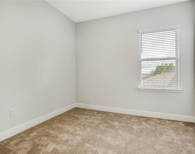 6547 Rover Way - Photo Thumbnail 7