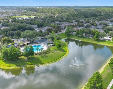12702 Salomon Cove Drive - Photo Thumbnail 37