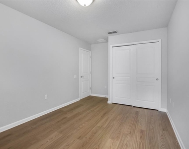 12702 Salomon Cove Drive - Photo Thumbnail 32