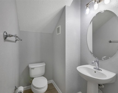 12702 Salomon Cove Drive - Photo Thumbnail 12