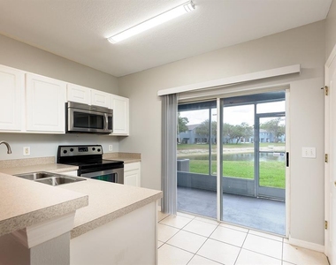 425 Wilton Circle - Photo Thumbnail 6