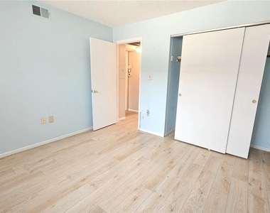509 W Venice Avenue - Photo Thumbnail 18
