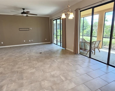 10027 Crooked Creek Drive - Photo Thumbnail 25