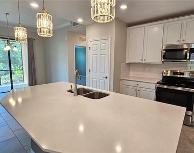 10027 Crooked Creek Drive - Photo Thumbnail 22