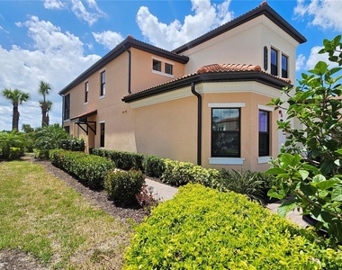 10027 Crooked Creek Drive - Photo Thumbnail 5