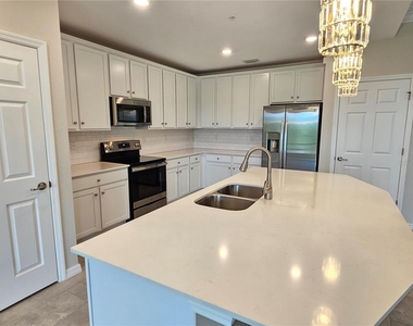 10027 Crooked Creek Drive - Photo Thumbnail 19